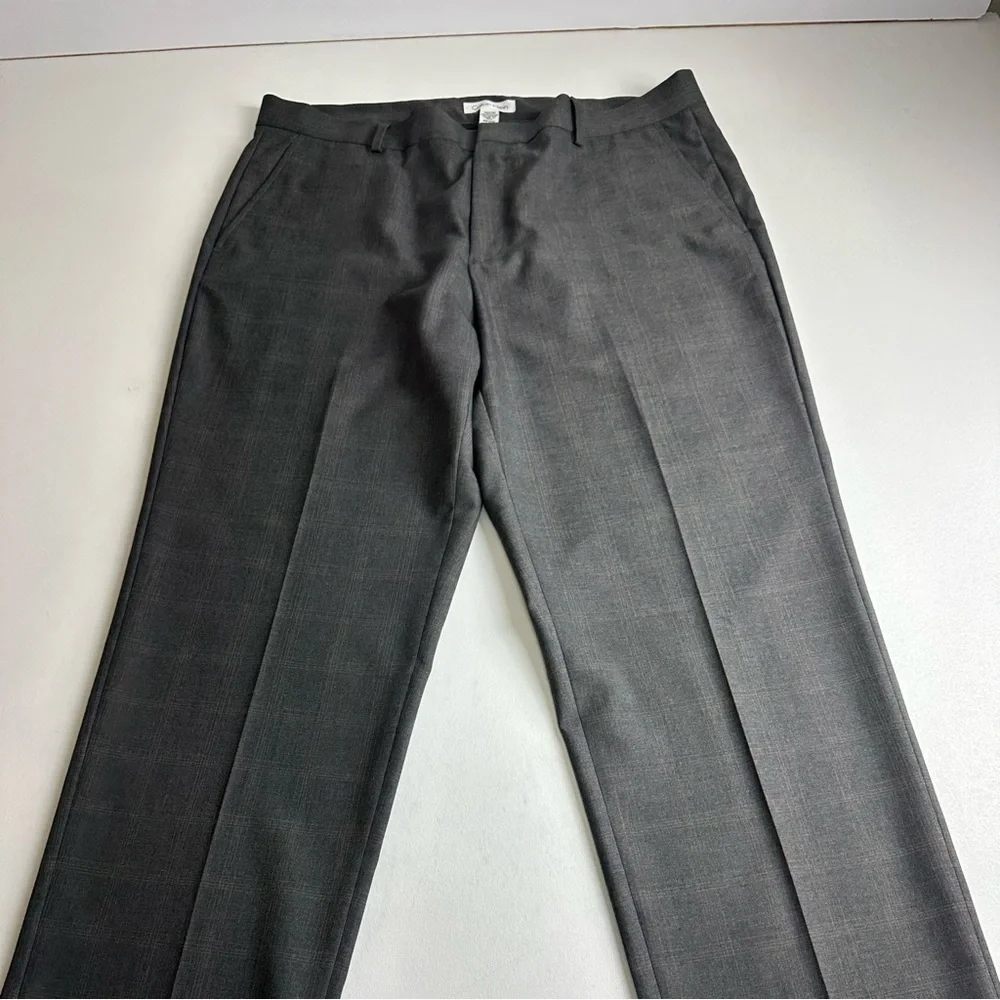 Calvin Klein men’s size 38/30 flat front‎ trousers, grey plaid color